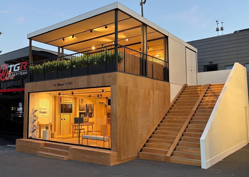 Pavillon éphémère à étage en bois